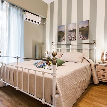 Charming Acropolis Metro Station Apartment, Clean And Cozy アテネ エクステリア 写真