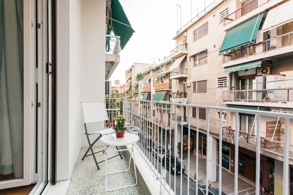 Charming Acropolis Metro Station Apartment, Clean And Cozy アテネ エクステリア 写真