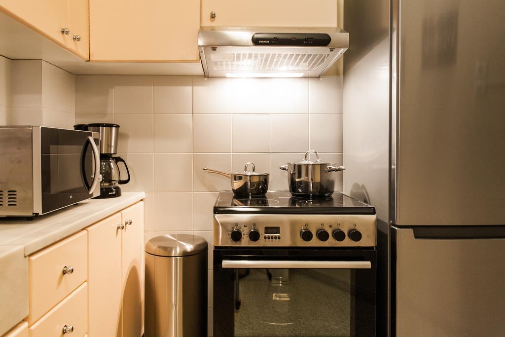 Charming Acropolis Metro Station Apartment, Clean And Cozy アテネ エクステリア 写真