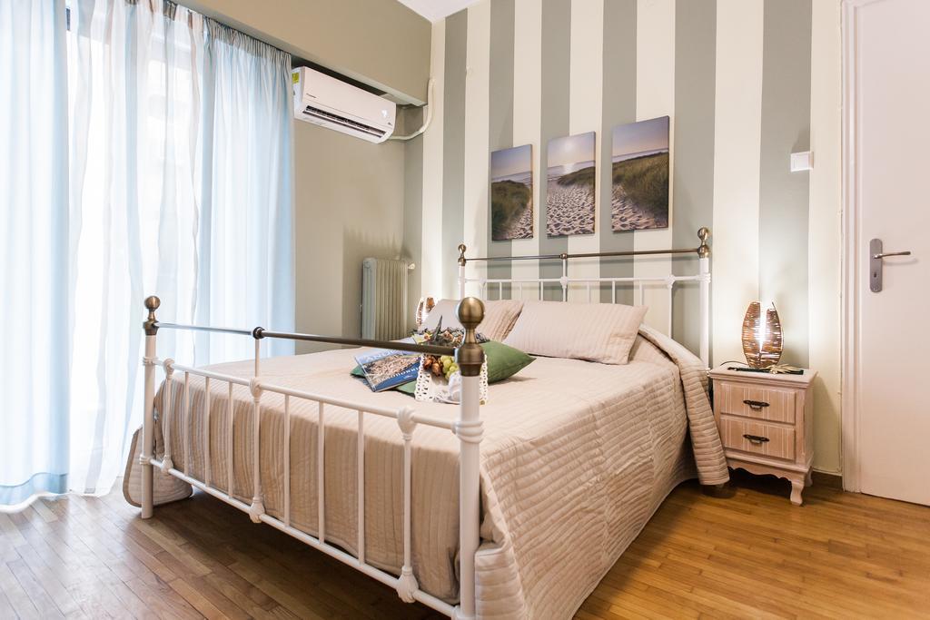 Charming Acropolis Metro Station Apartment, Clean And Cozy アテネ エクステリア 写真