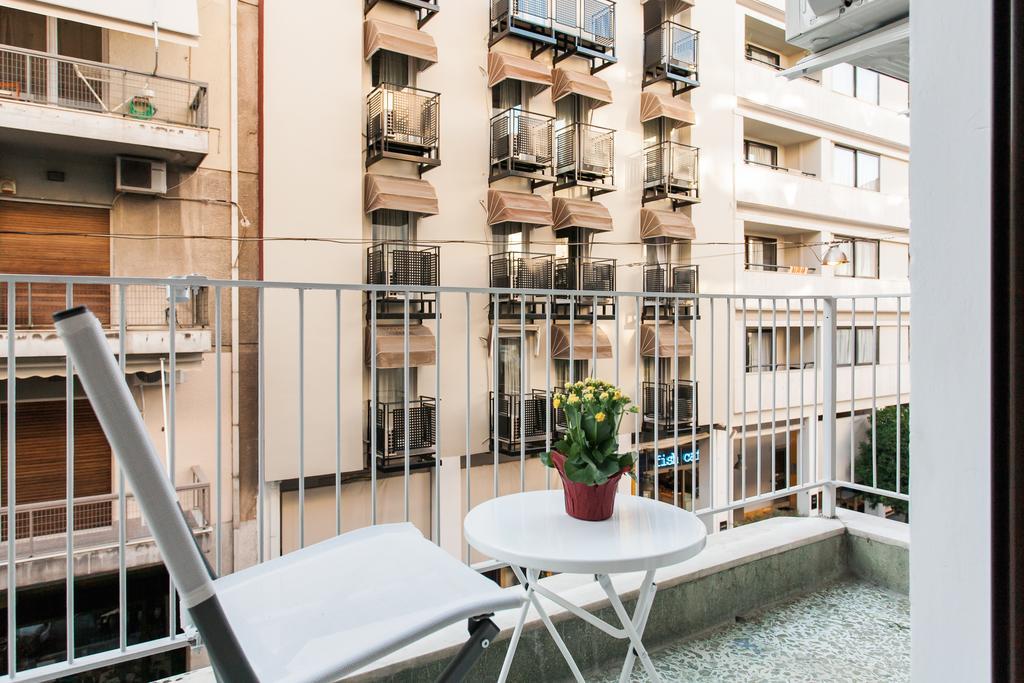 Charming Acropolis Metro Station Apartment, Clean And Cozy アテネ エクステリア 写真