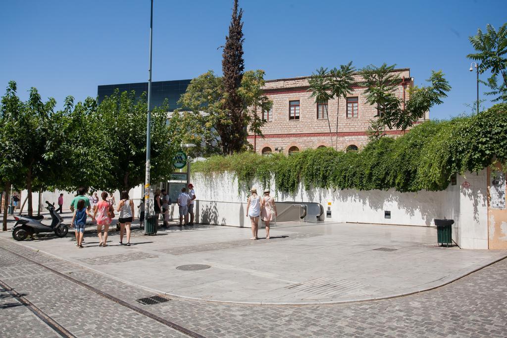 Charming Acropolis Metro Station Apartment, Clean And Cozy アテネ エクステリア 写真